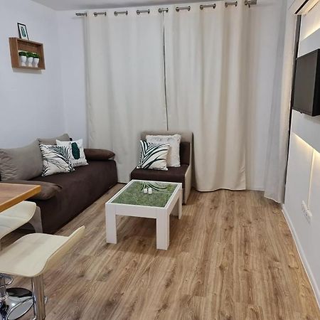 Little Treasure By The Sea Apartment Pomorie Ngoại thất bức ảnh