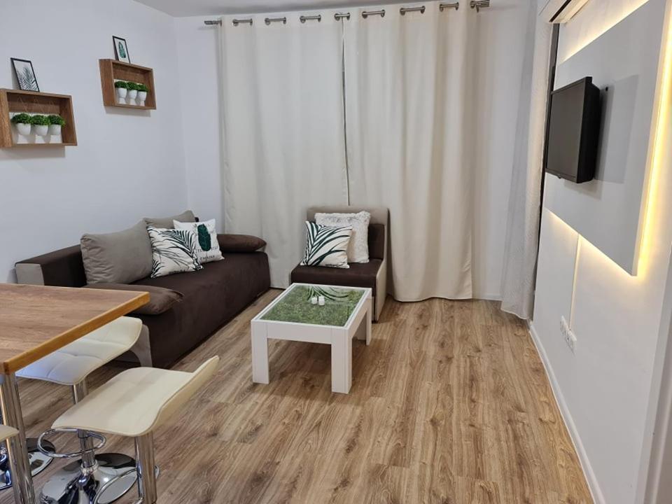 Little Treasure By The Sea Apartment Pomorie Ngoại thất bức ảnh