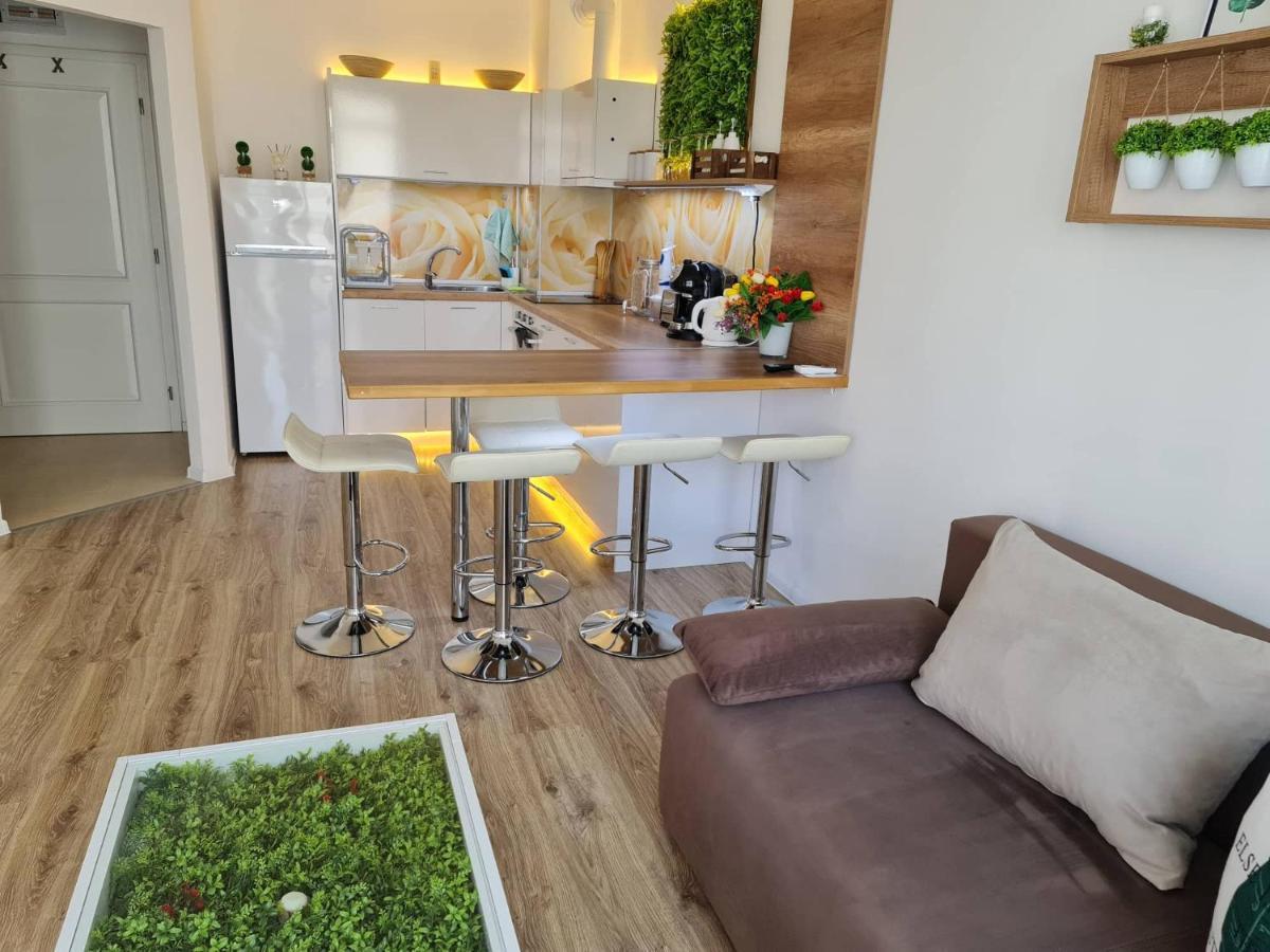 Little Treasure By The Sea Apartment Pomorie Ngoại thất bức ảnh